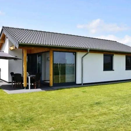 G7 Haus Mit Blick Ins Landschaftsschutzgebiet *